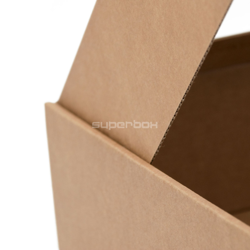 Braune Geschenkbox mit klarem Fenster für 3 Flaschen