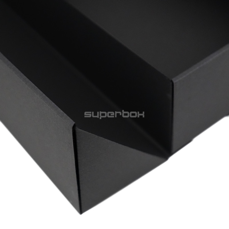 Doppeltürige schwarze Box mit integriertem silbernen Band