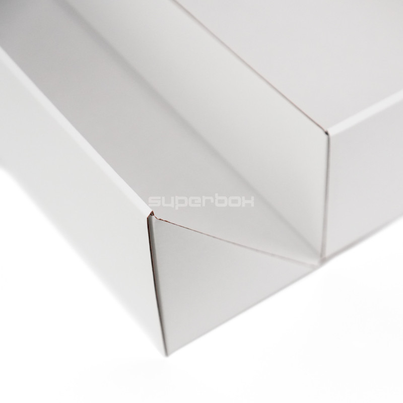 Weiße Doppeltür-Geschenkbox mit integriertem Satinband