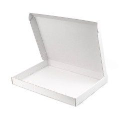 Große weiße Geschenkbox mit niedriger Höhe