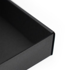 Schwarze Geschenkbox mit PVC-Fenster | 300x180x40 mm | Superbox