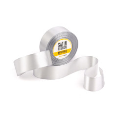 Elegantes silbernes Satinband, 38 mm breit
