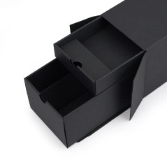 Geschlossene, längliche schwarze Geschenkbox für Flaschen mit zwei Schubladen, 320x108x90 mm