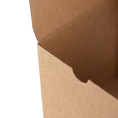 Braune würfelförmige Geschenkbox mit transparentem Fenster, 120×120×120 mm