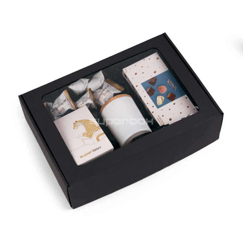 Schwarze A4-Geschenkbox mit Fenster Schwarze A4-Geschenkbox mit Fenster