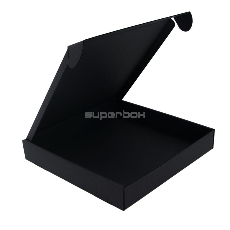 Schwarze matte flache quadratische Geschenkbox ohne klares Fenster