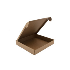Braune flache quadratische Geschenk- oder Versandbox ohne Fenster