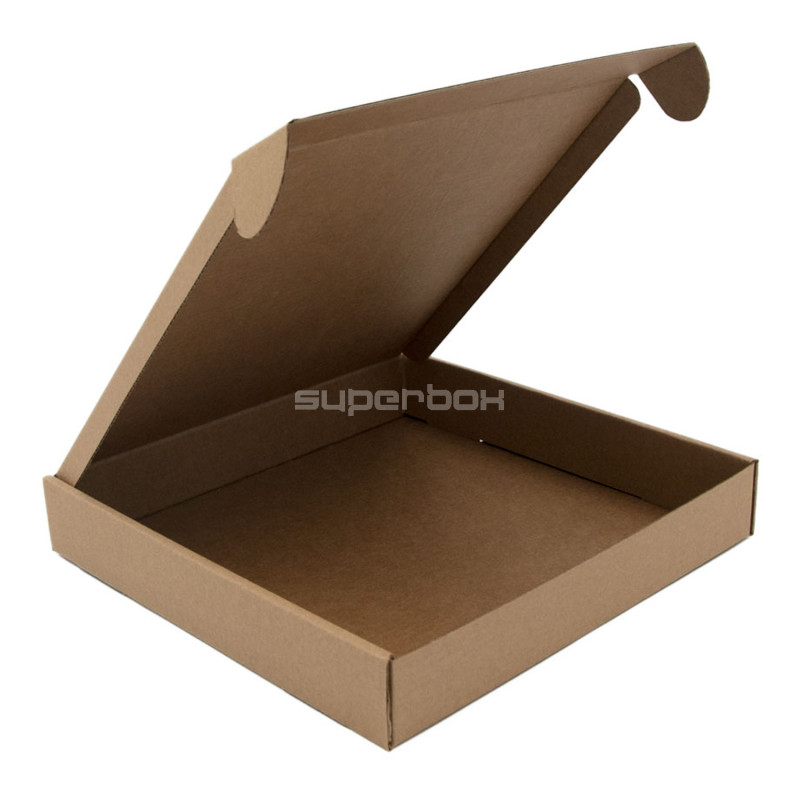 Braune flache quadratische Geschenk- oder Versandbox ohne Fenster Braune flache quadratische Geschenk- oder Versandbox ohne Fenster
