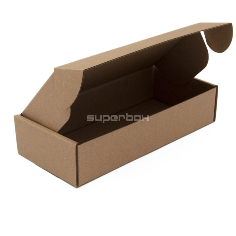 Kleine längliche braune Box