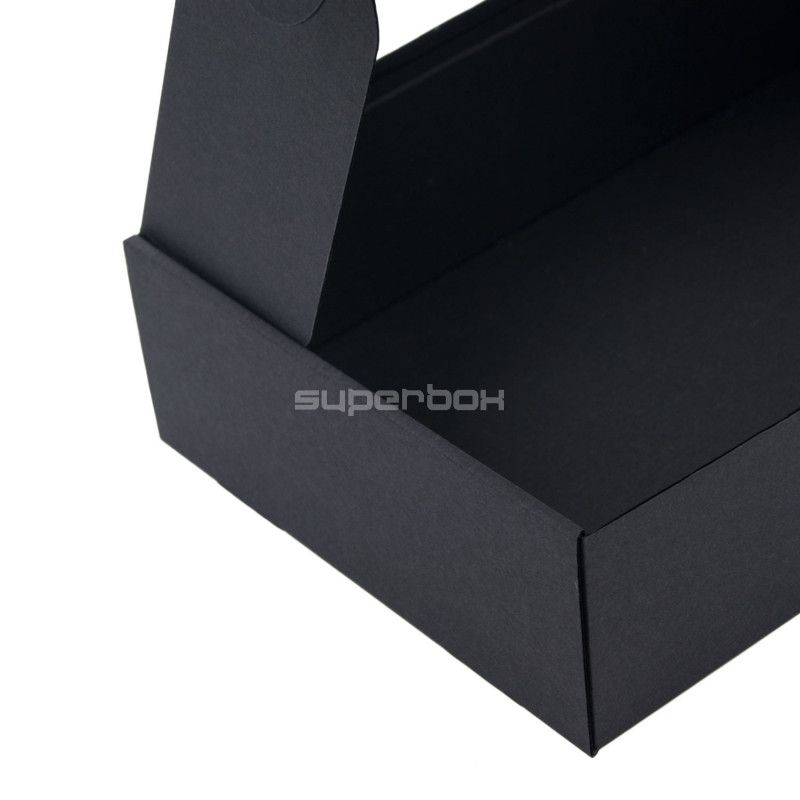 Schwarze A4-Geschenkbox mit Platz für Logo