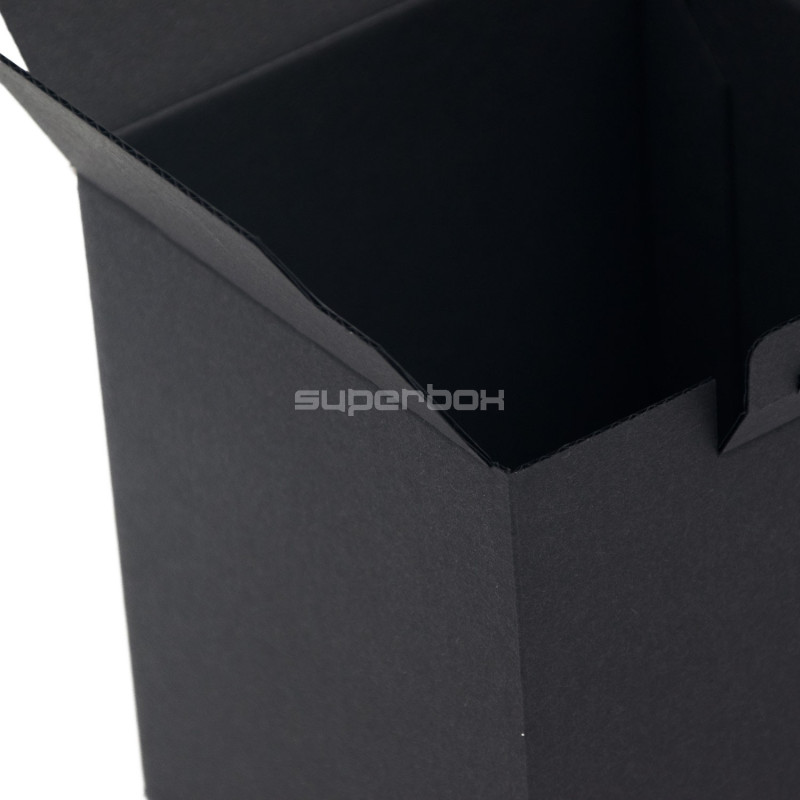 Schwarze Würfel-Geschenkbox mit Schnellverschluss
