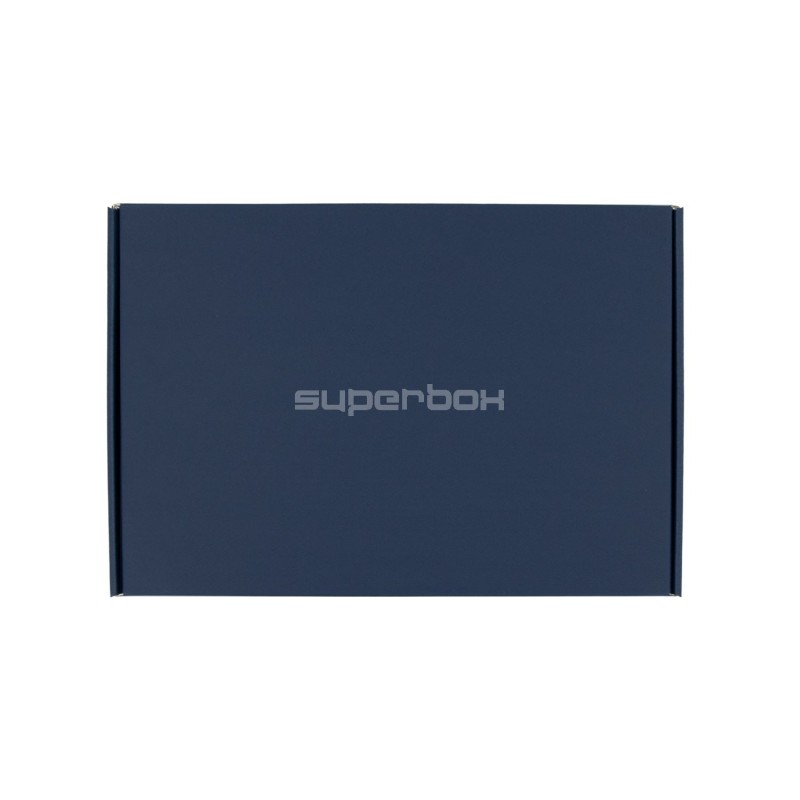 Blaue Geschenkbox A4-Format, innen weiß Blaue Geschenkbox A4-Format, innen weiß