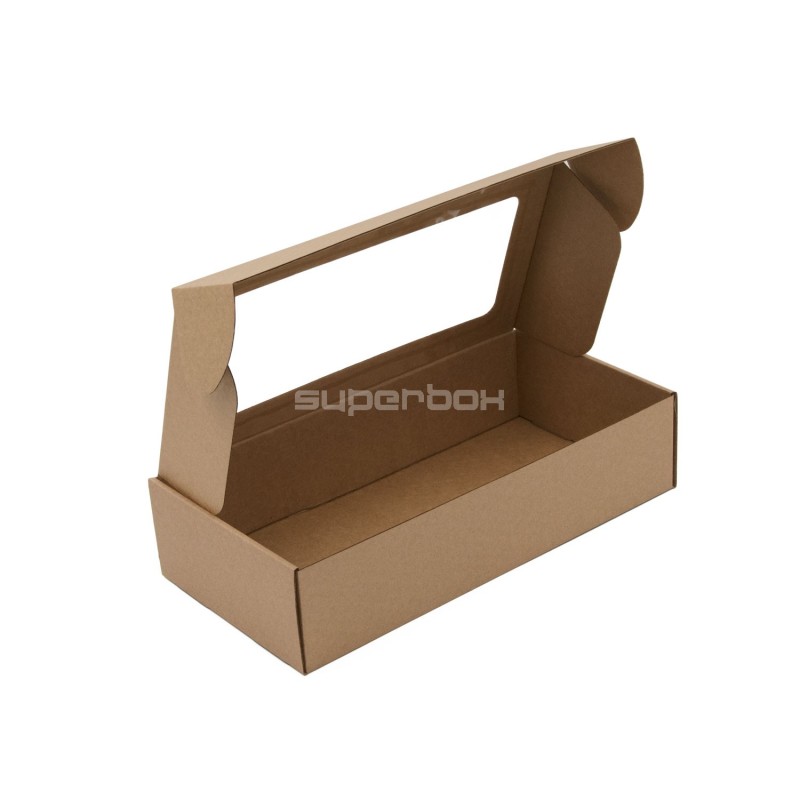 Braune lange Box mit PVC-Fenster