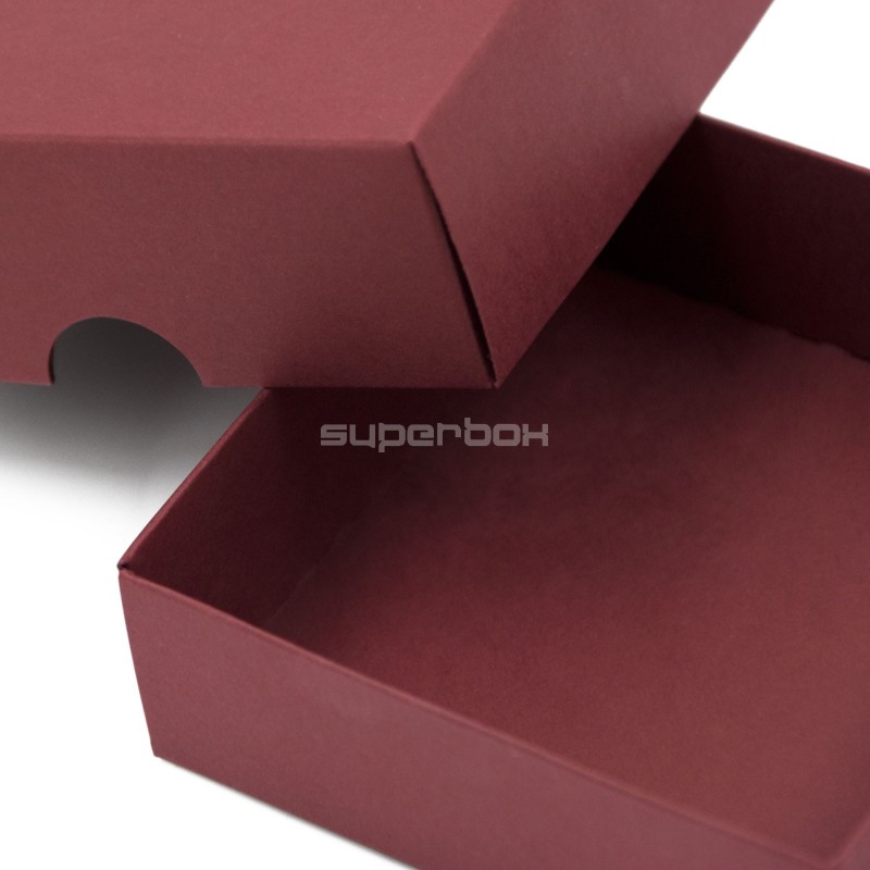 Bordeauxfarbene zweiteilige kleine quadratische Geschenkbox aus Karton