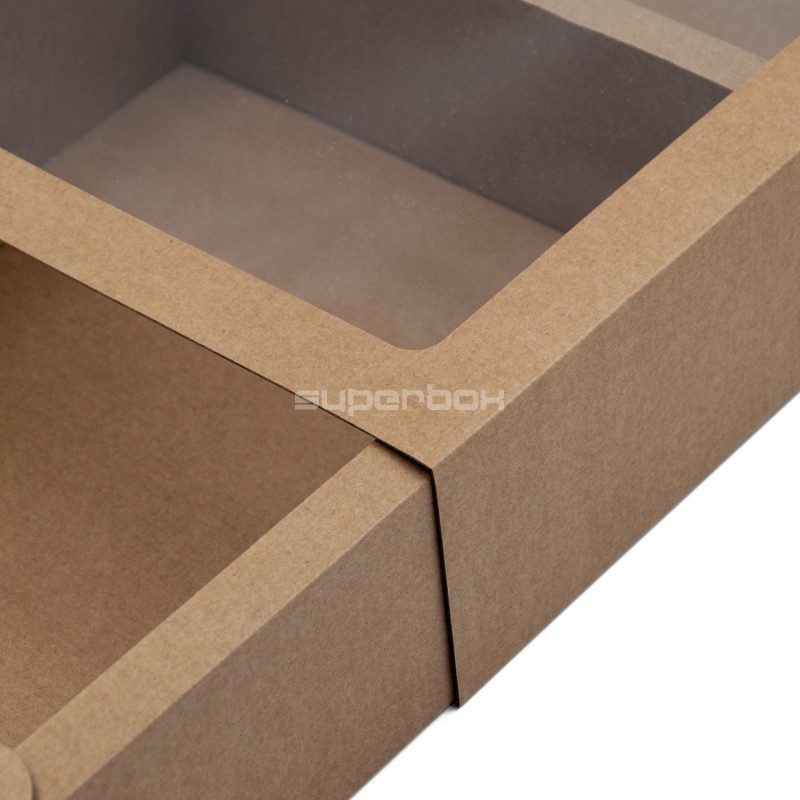 Elegante braune Geschenkverpackung im Streichholzschachtel-Stil mit Fenster