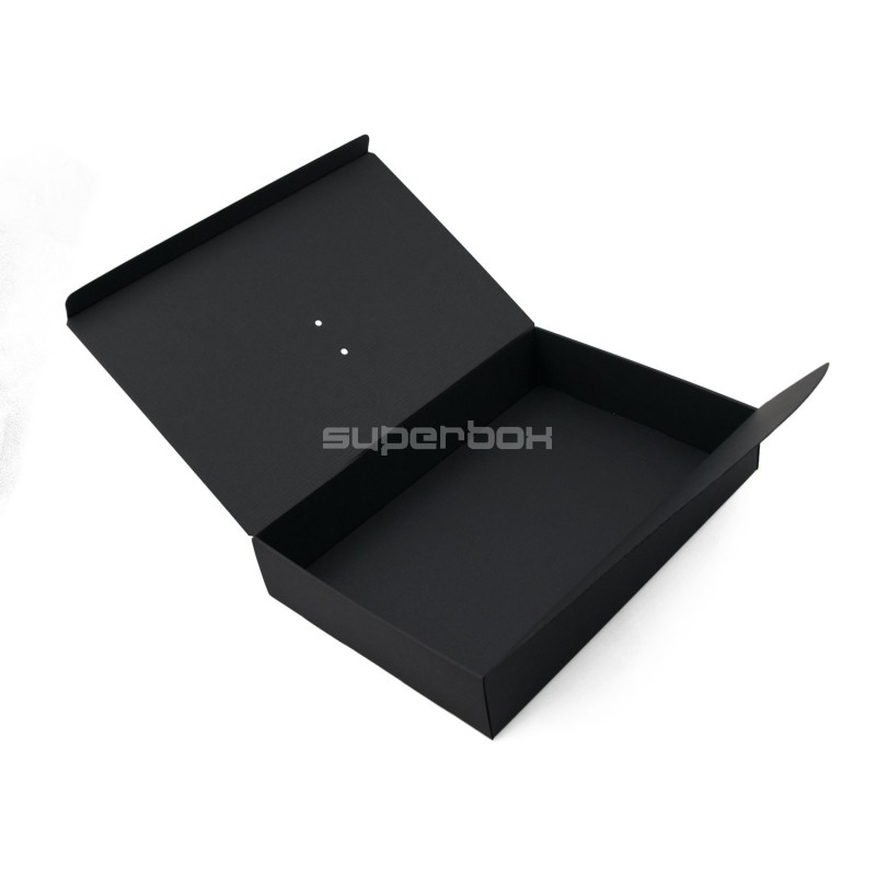 Große schwarze Box mit Schleifenverschluss
