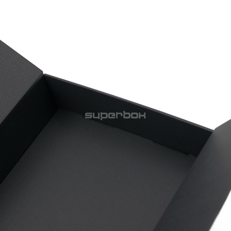 Große schwarze Box mit Schleifenverschluss