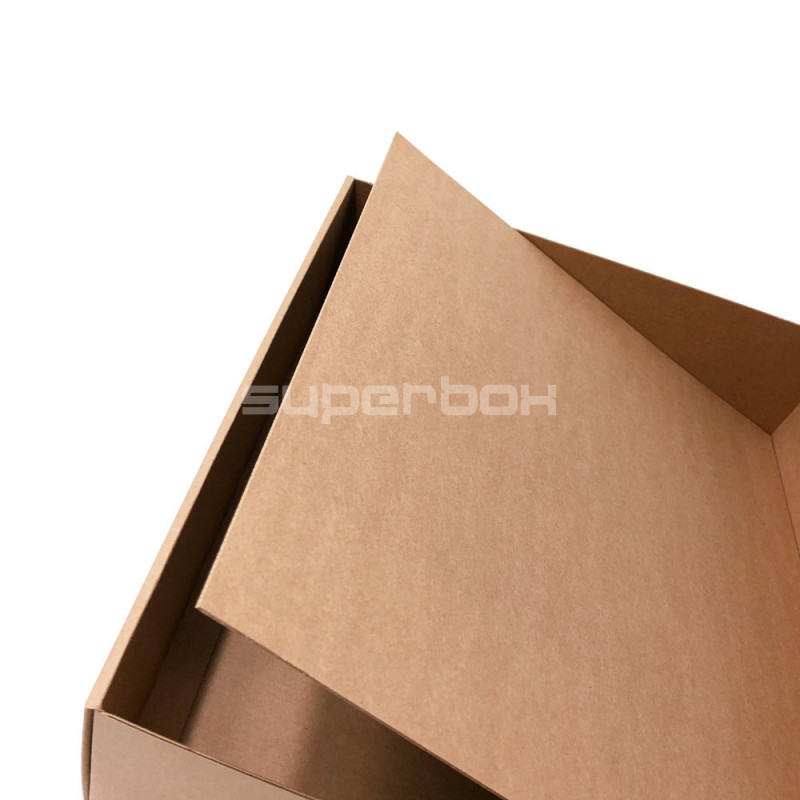Braune Einlage für quadratische Geschenkbox