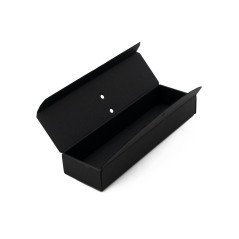 Schwarze längliche Box mit Schleifenverschluss für Lesezeichen