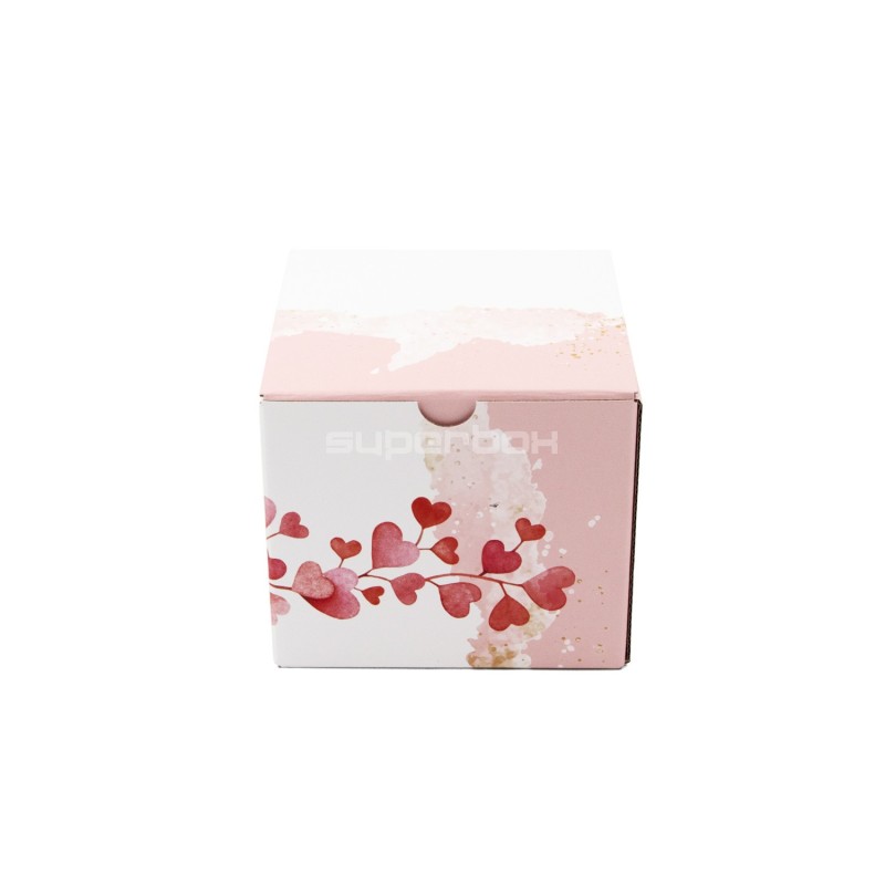 Rosa quadratische Schachtel mit Herzdesign