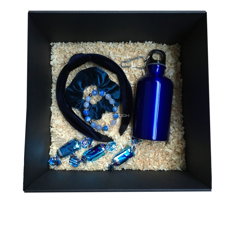 Stabile schwarze quadratische Geschenkbox, Höhe 8 cm, mit Deckel