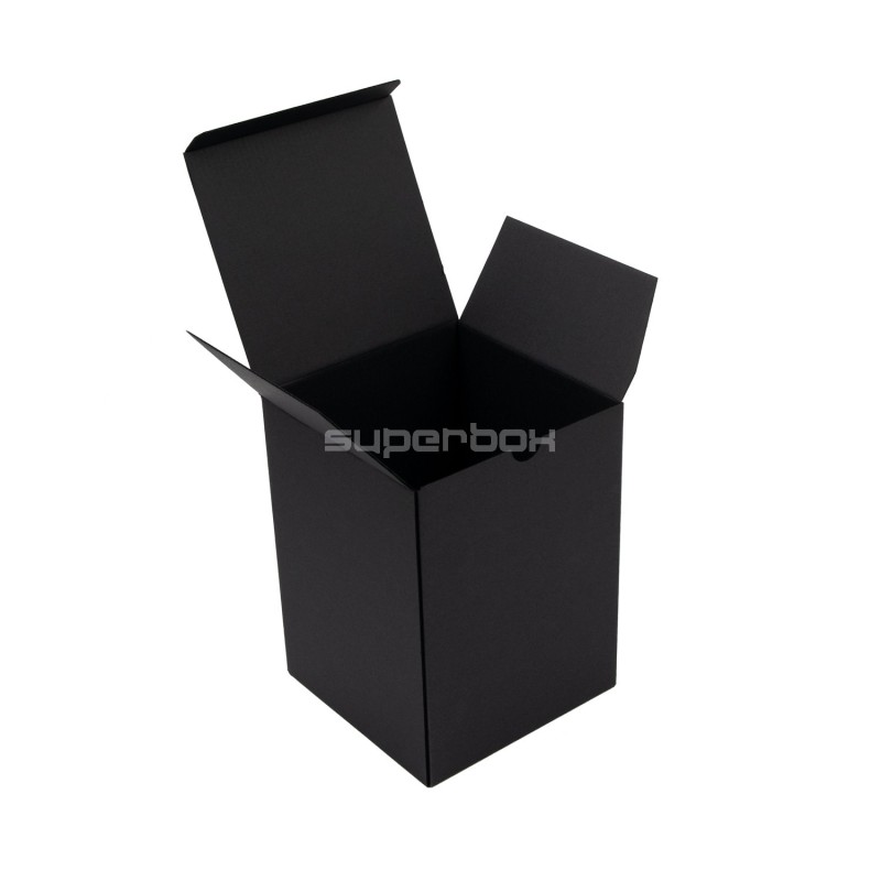 Schwarze längliche Box zum Verpacken von Raumduft