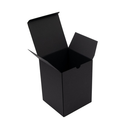 Schwarze längliche Box zum Verpacken von Raumduft