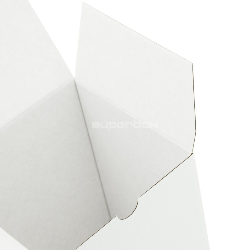 Weiße längliche Box zum Verpacken von Raumduft