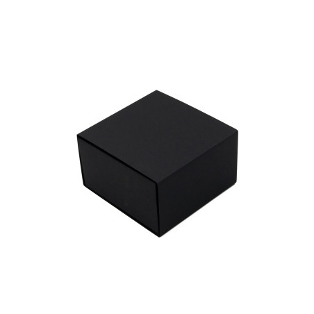 Schwarze Box mit Hülle für ein Glas