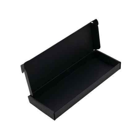 Niedrige längliche schwarze Box für Schokolade