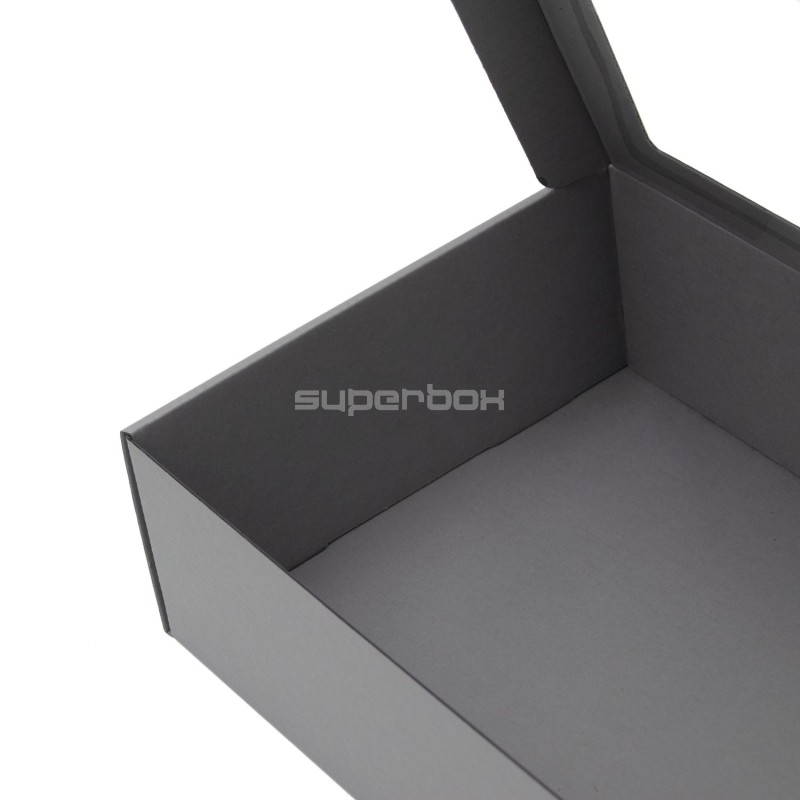 Schöne graue Geschenkbox mit Klarsichtfenster