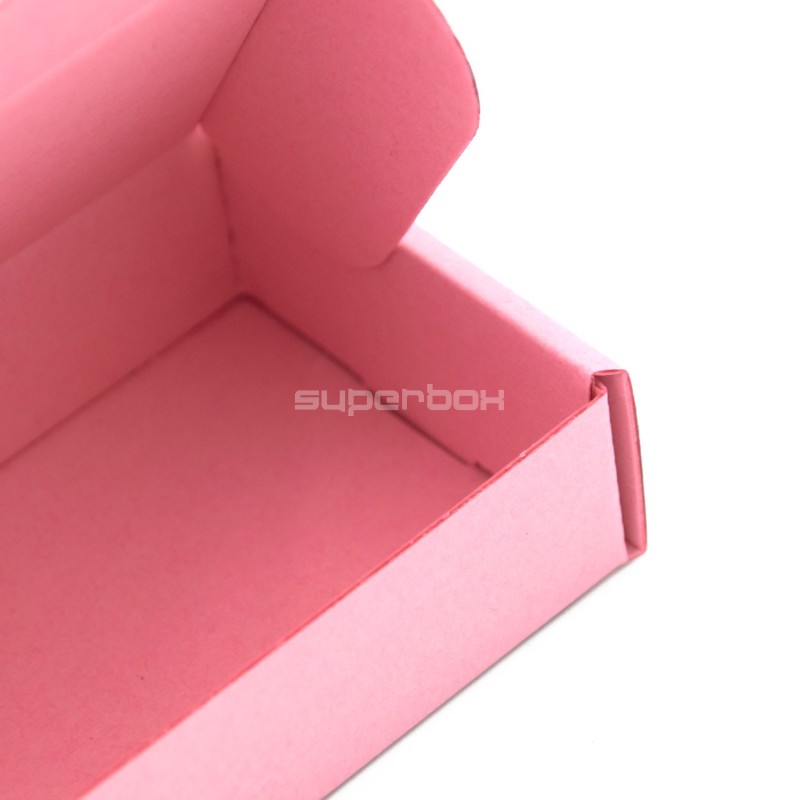 Kleine rosa Box zum Verpacken kleiner Artikel