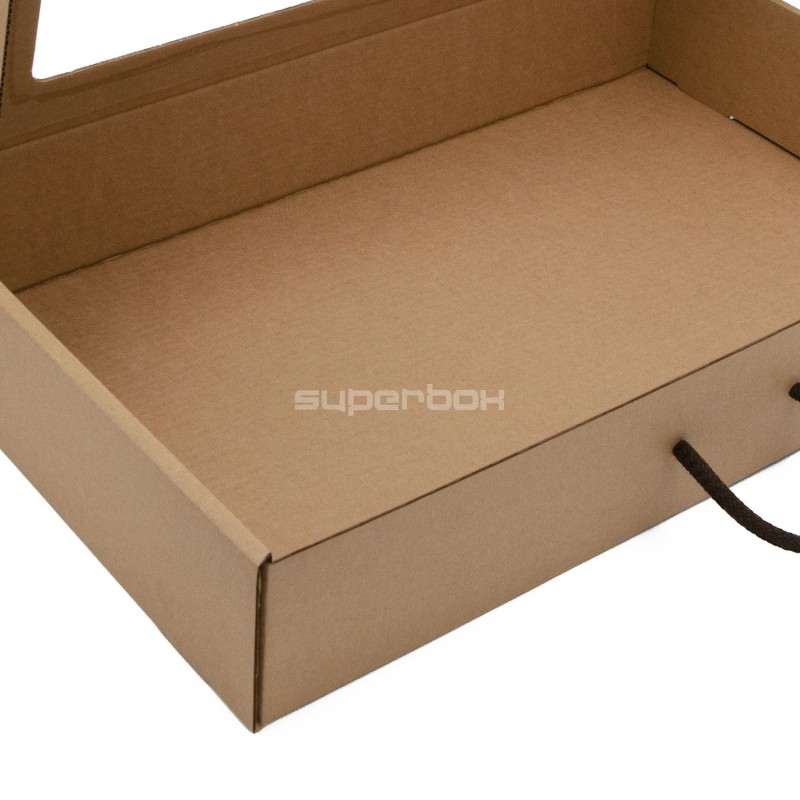Große braune Koffer-Geschenkbox mit Textilgriff und transparentem Fenster