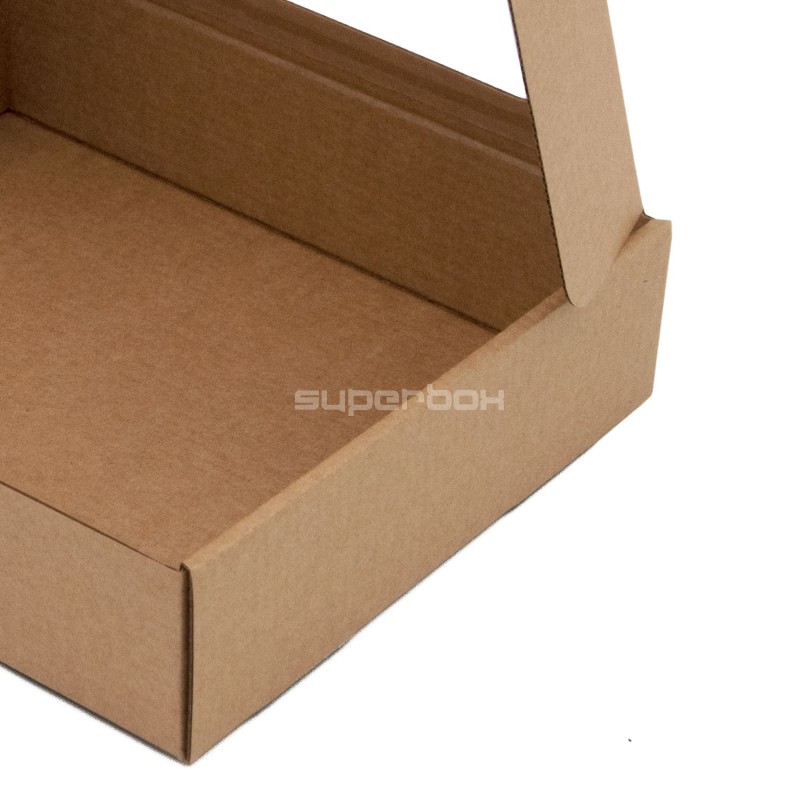 Kleine braune Geschenkbox mit PVC-Fenster
