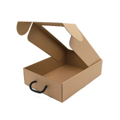 Braune Koffer-Geschenkbox mit rechteckigem Fenster