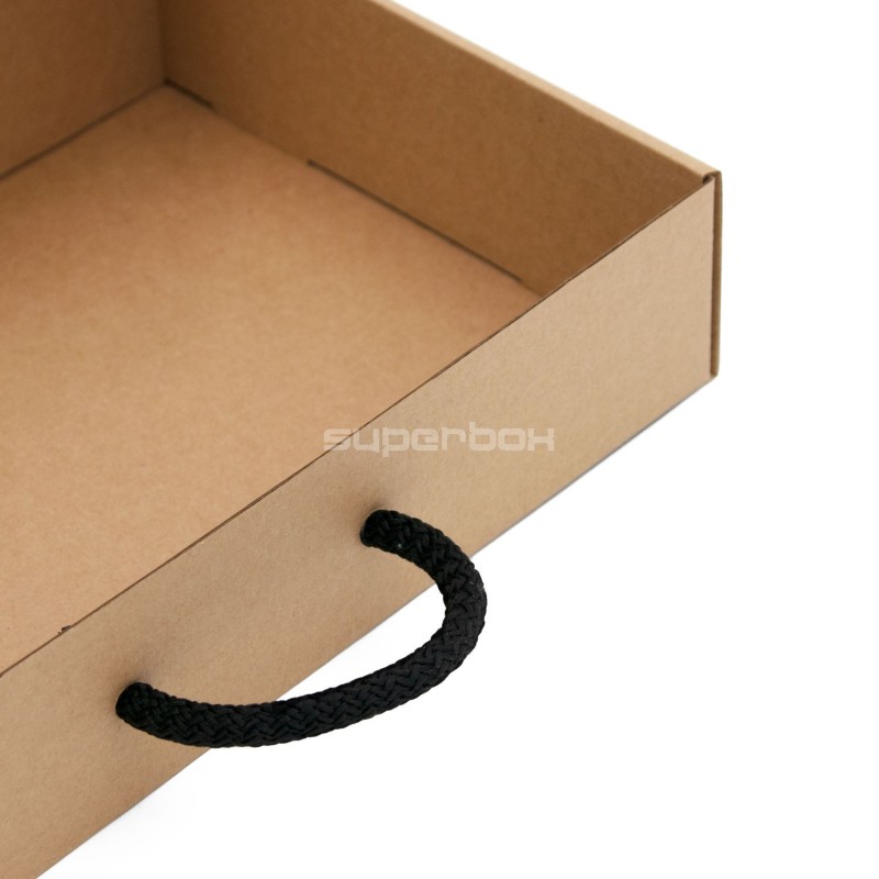 Braune Geschenkbox – Koffer mit Fenster und Textilgriff