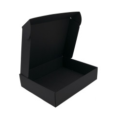Schwarze stabile Box zum Verpacken von Decken oder Bettwäsche