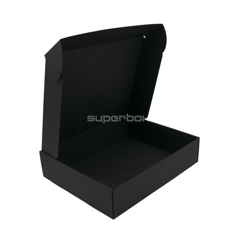Schwarze stabile Box zum Verpacken von Decken oder Bettwäsche