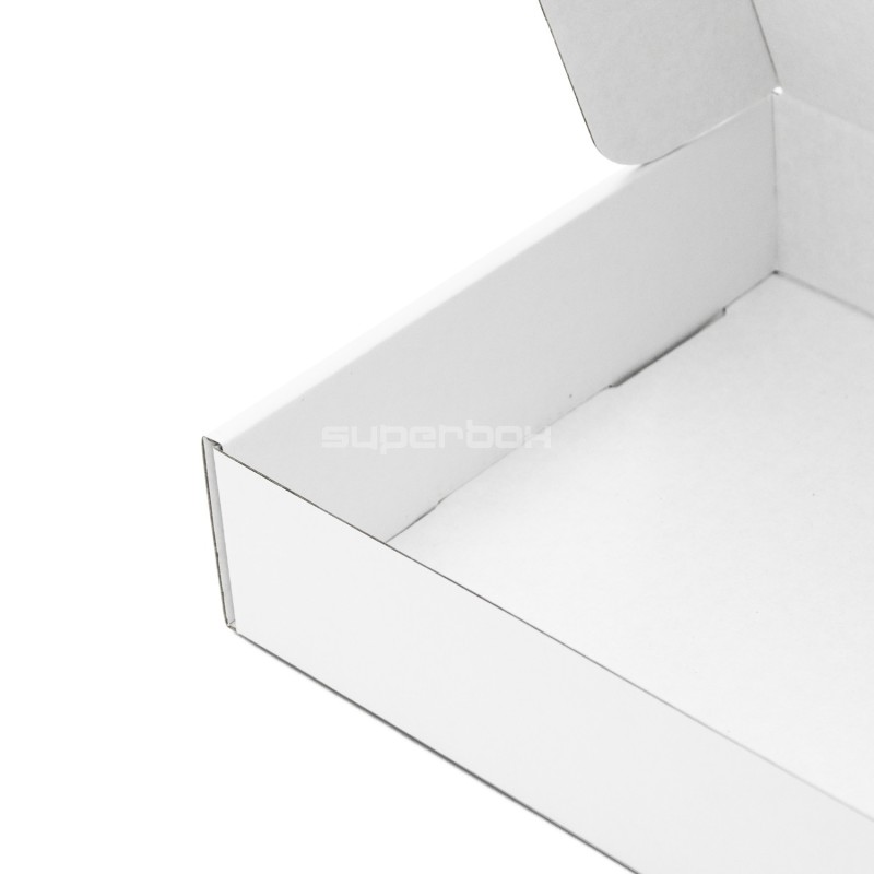 Weiße niedrige Geschenkbox