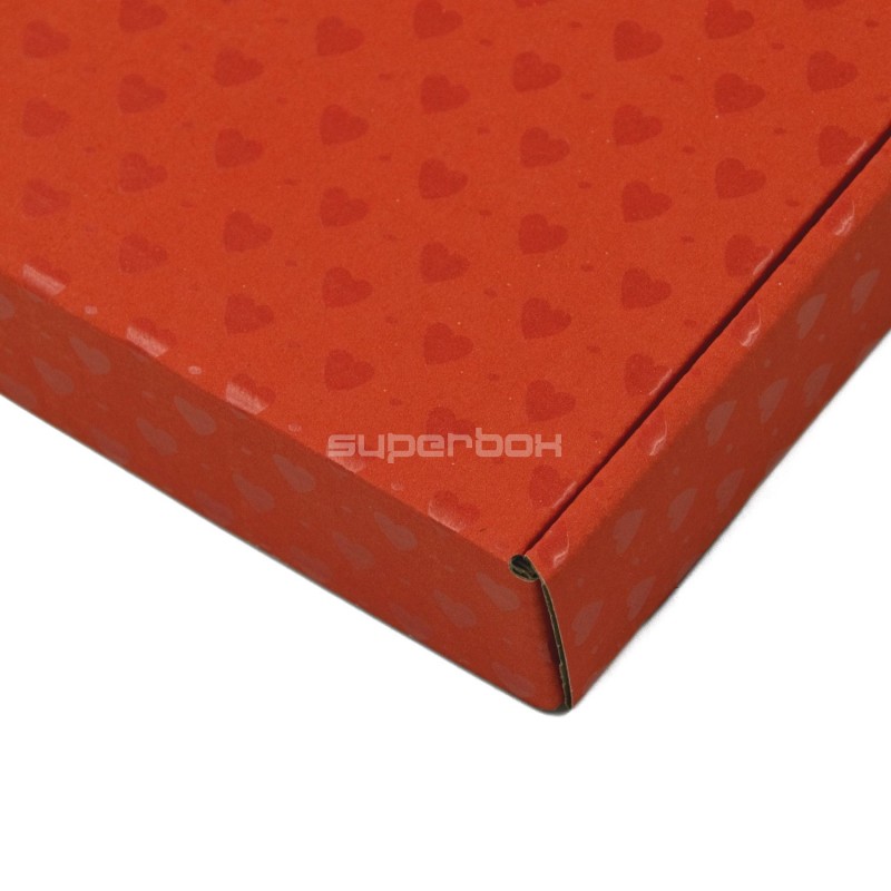 Rote niedrige quadratische Mini-Box mit Herzen
