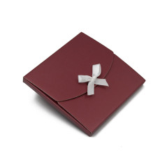 Metallic-roter kleiner Umschlag für Geld | 155x155x10 mm | Superbox