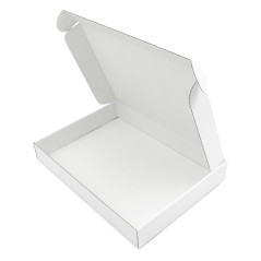 Weiße dekorative Geschenkbox für Kalender oder Fotoalbum ohne Fenster