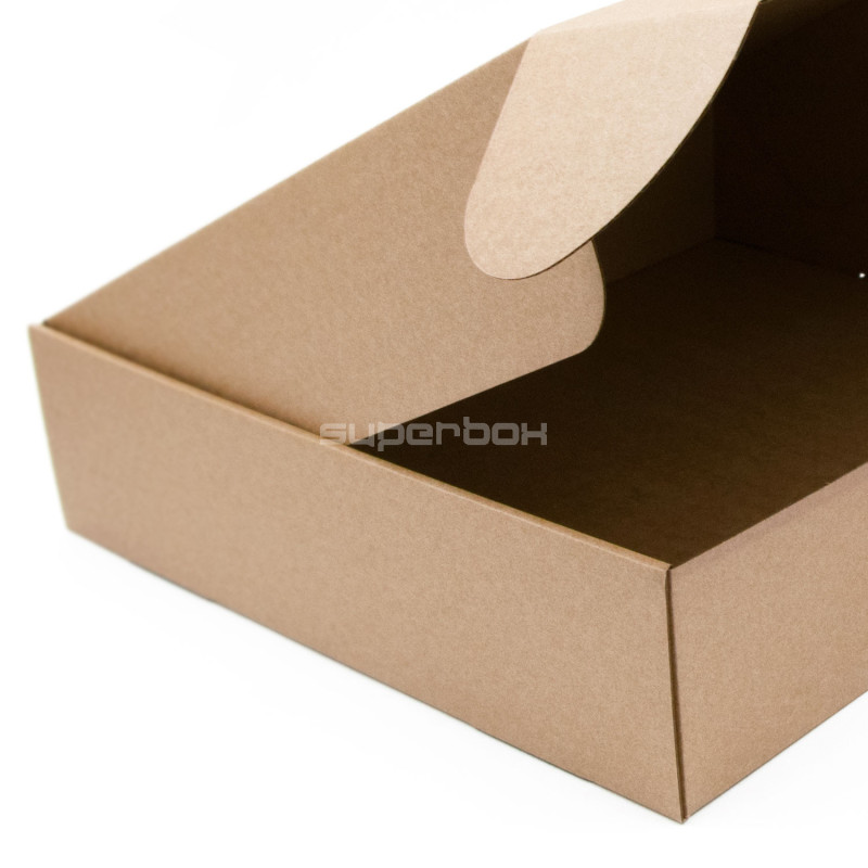 Braune große Geschenkbox im Kofferstil mit Textilgriff