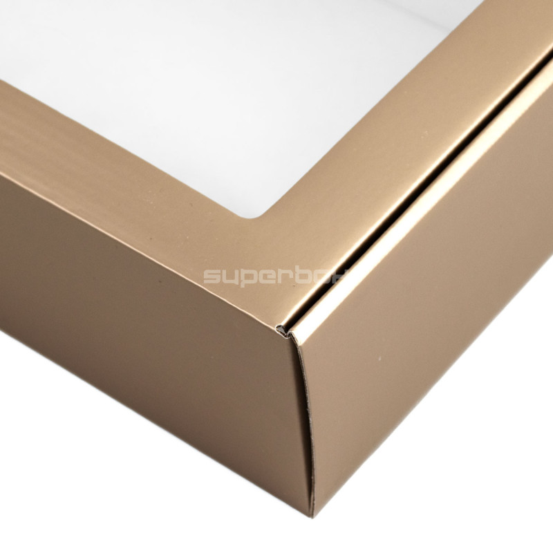 Dezent goldene Geschenkbox mit Klarsichtfenster