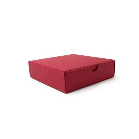 Kleine quadratische Geschenkbox aus rotem dekorativem Karton