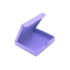 Lila quadratische Box mit eingelassenem Kartondeckel