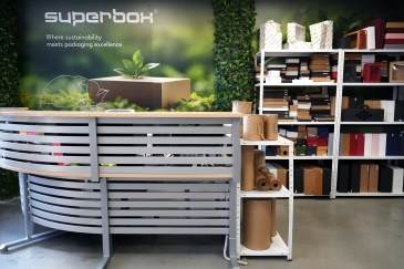 SUPERBOX Ladengeschäft mit Ausstellung